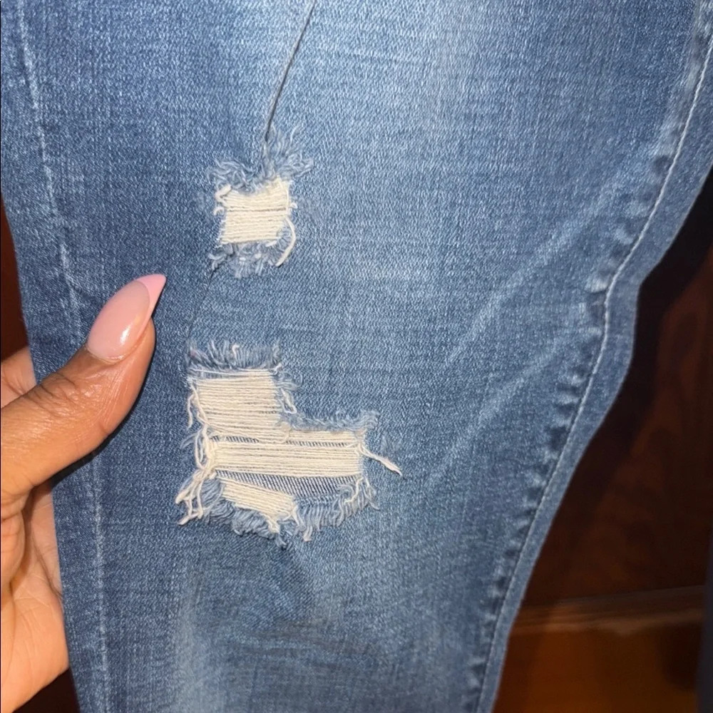 Abercrombie & Fitch High Rise Blue Jeans with Distressed Details - Curve Love - Picture 4 of 9
